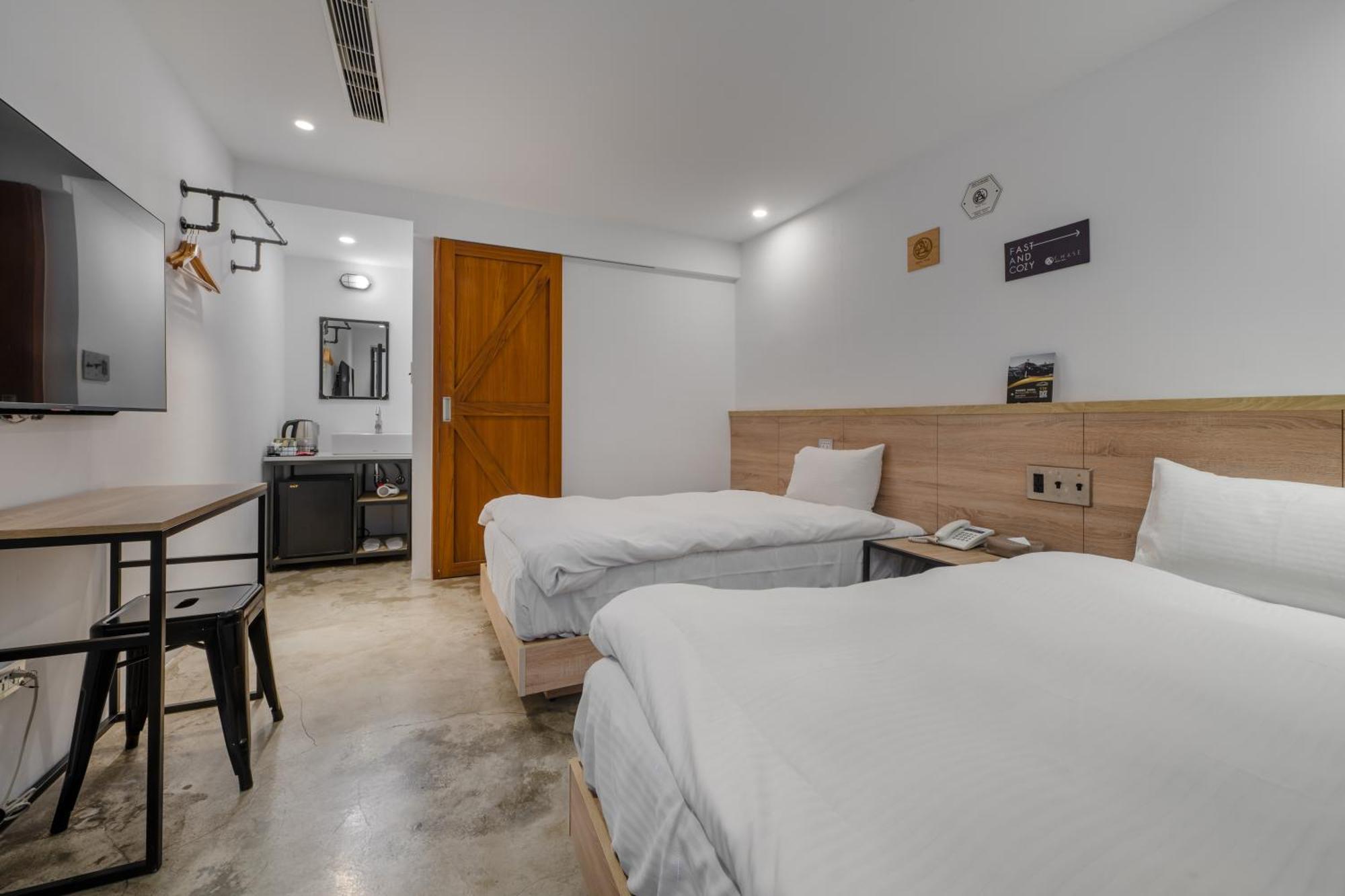 Chase Hotel Tajcshung Kültér fotó